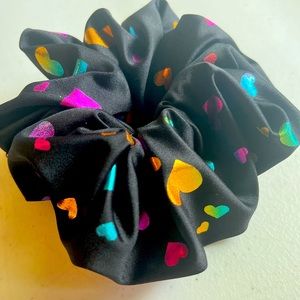 Rainbow heart scrunchy jumbo